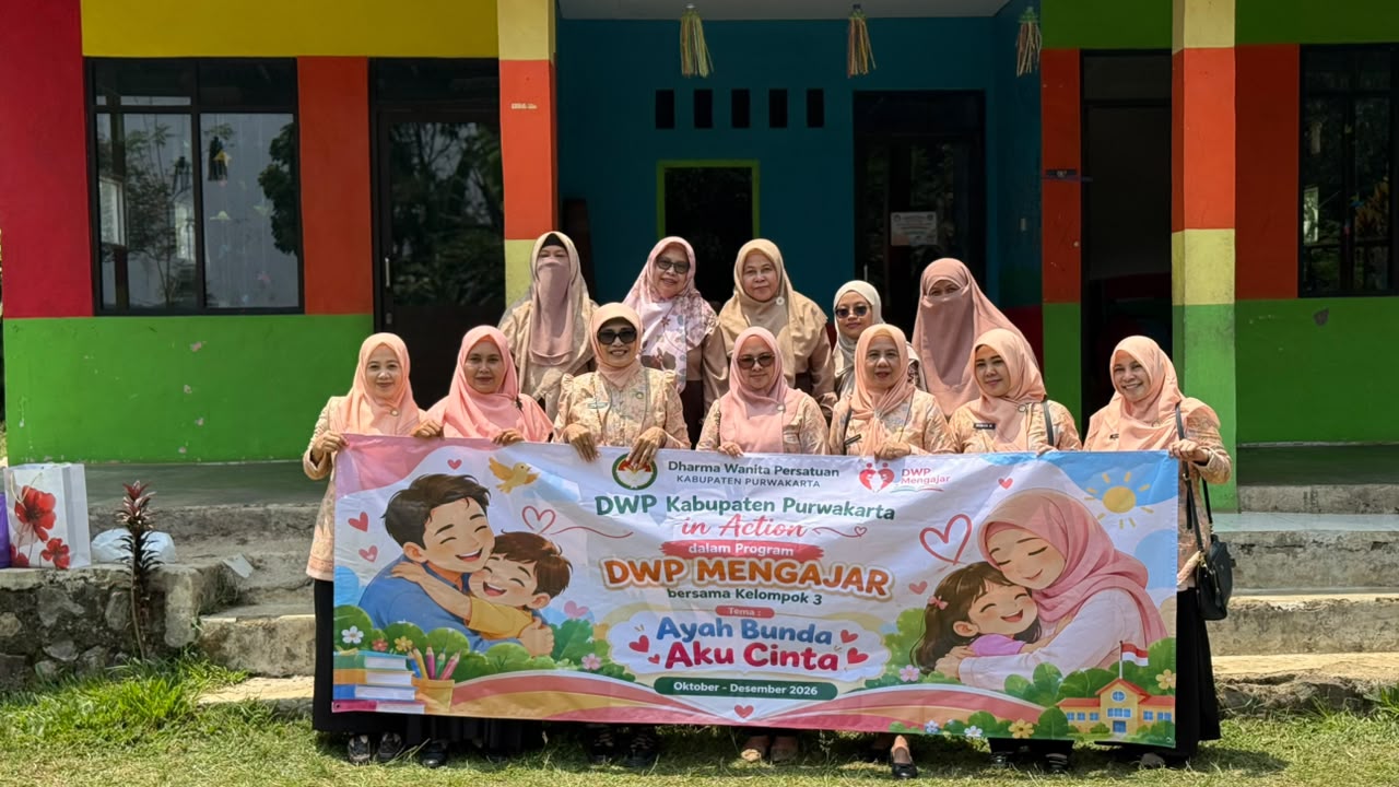 Dharma Wanita Persatuan Kecamatan Kiarapedes Mengikuti Program DWP Mengajar